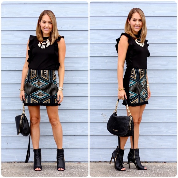 H&M Bloggers favorite Embroidered Beaded Fringe Mini Skirt Sz 10 Geometric Boho - Picture 2 of 11